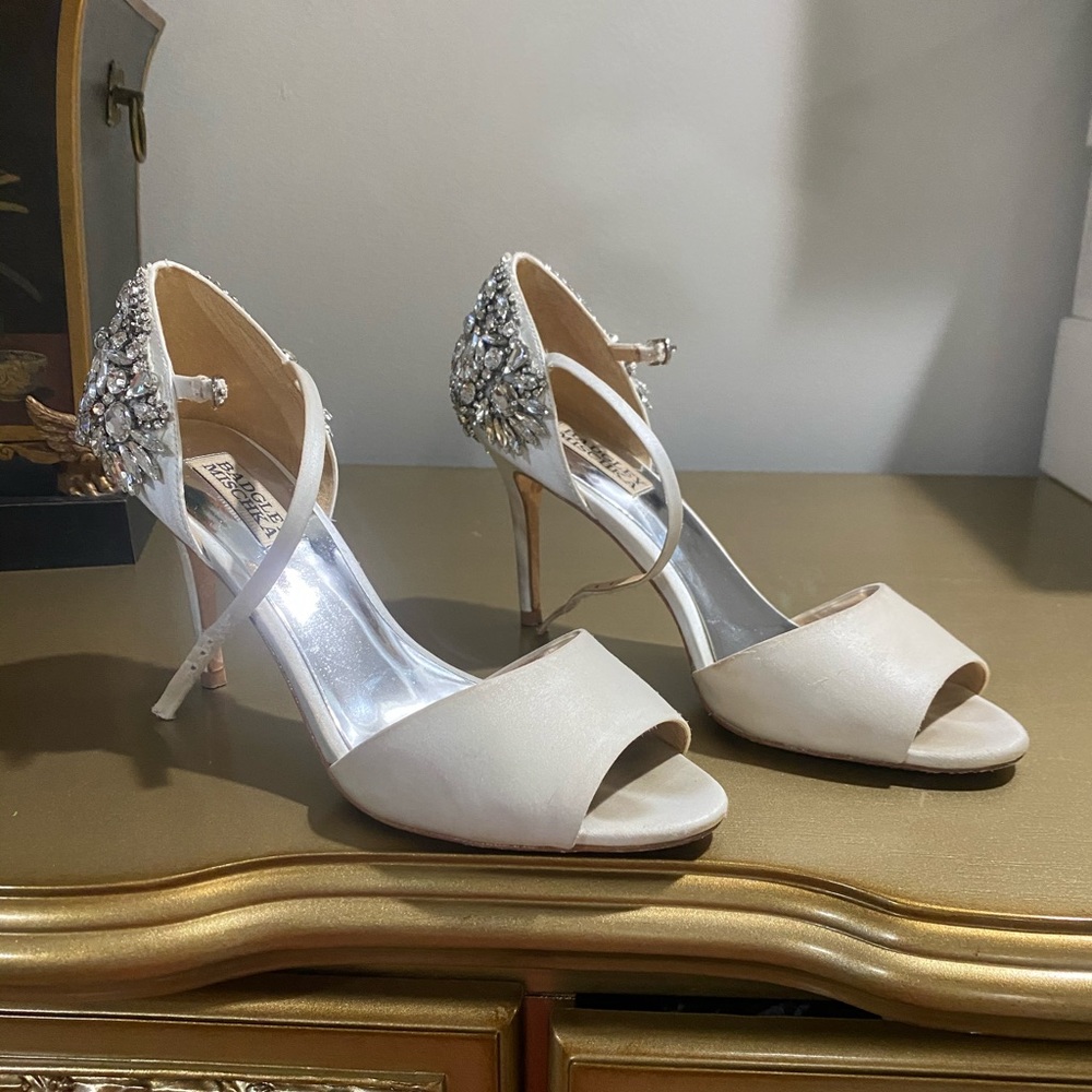 Badgley Mischka sandals